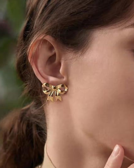 Aurelia Bow Earrings BY VIKTAMNA