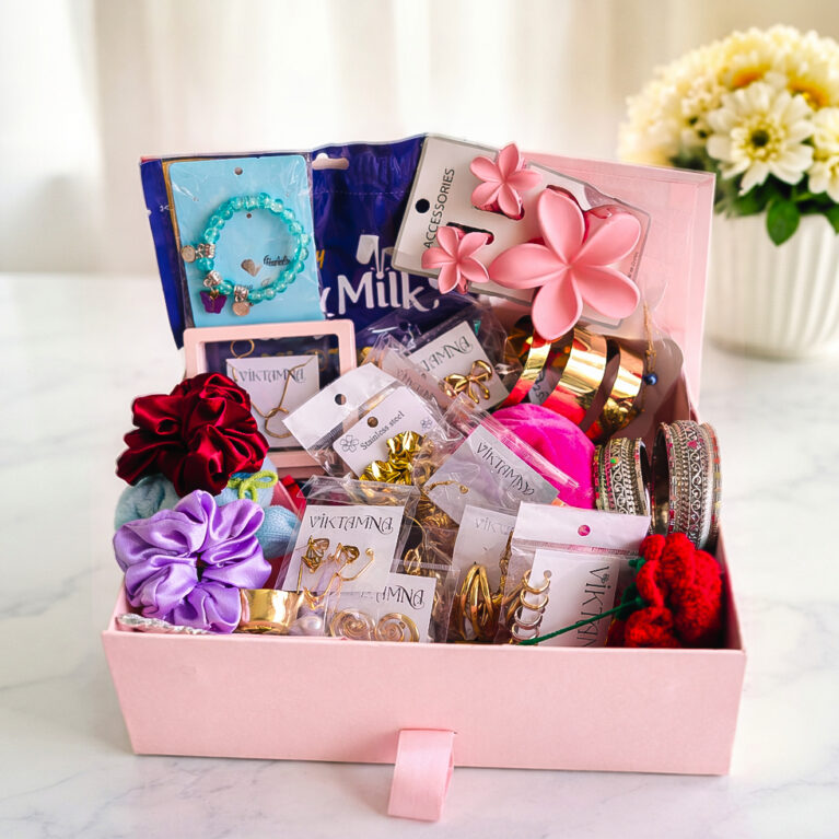 🎀 Customised Premium Hamper by VIKTAMNA (27 Products) 🎀