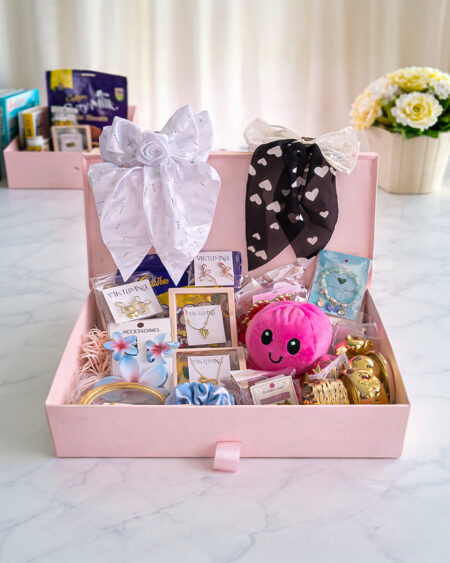 🎀 22 Gifts for 22nd Birthday – Premium Surprise Hamper by VIKTAMNA 🎀