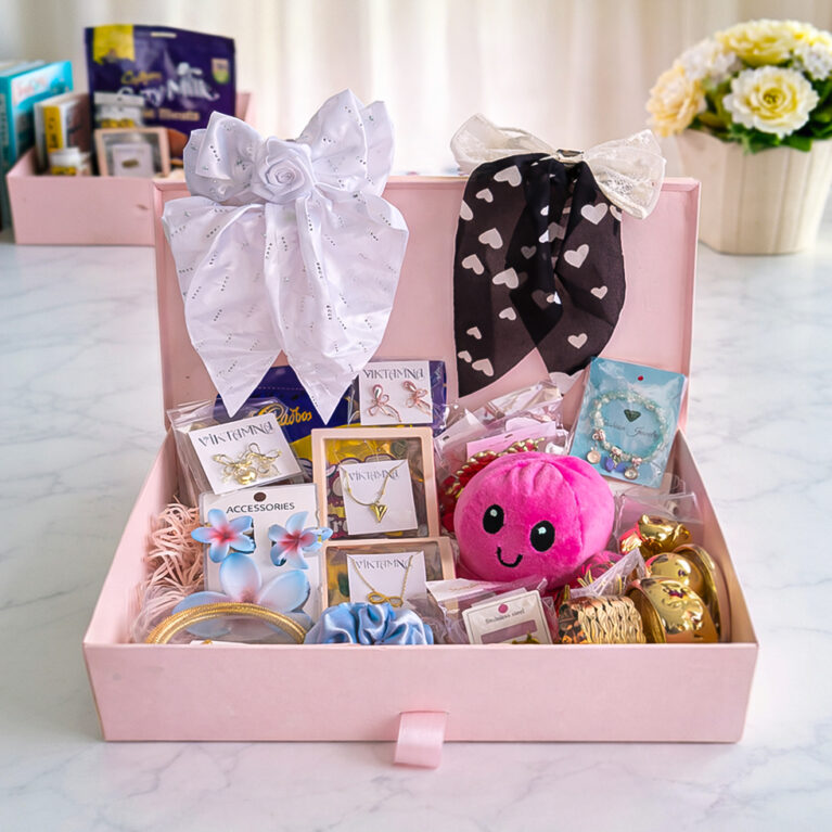 🎀 22 Gifts for 22nd Birthday – Premium Surprise Hamper by VIKTAMNA 🎀