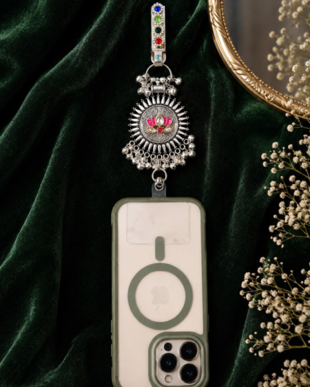 Viktamna Royal Lotus Phone Charm